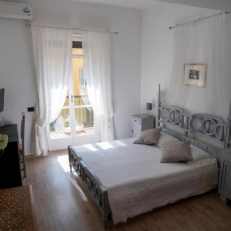 Beautiful Floral Apartment On Navigli Milano Eksteriør billede