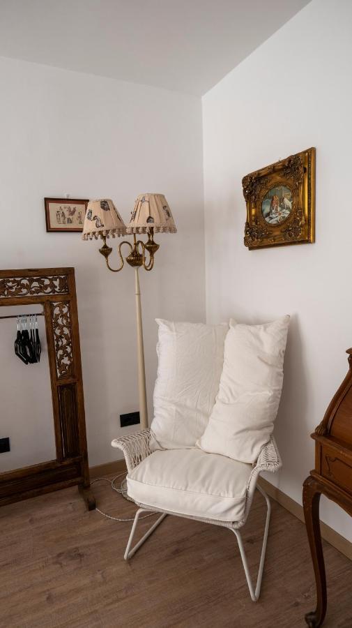 Beautiful Floral Apartment On Navigli Milano Eksteriør billede